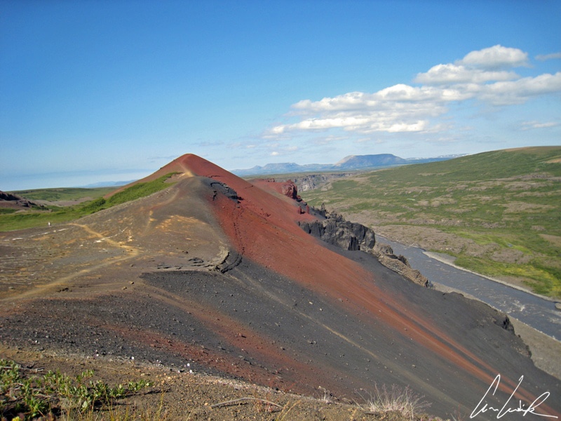 Volcan Raudholar - With red and black sides