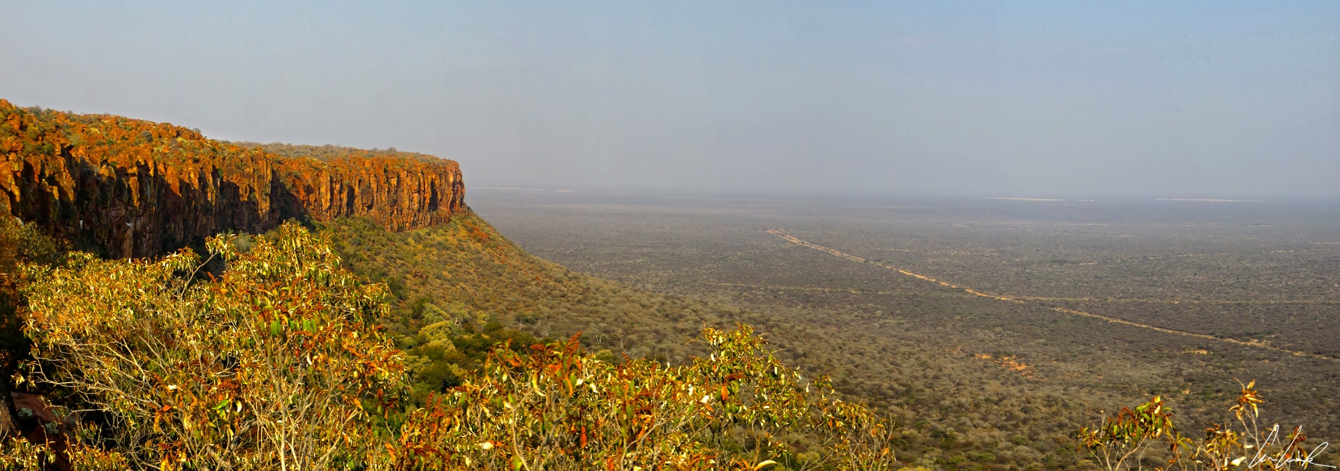 A Mountain View, au bord du plateau du Waterberg, on a une vue saisissante sur la savane infinie du Kalahari, monotone, plate