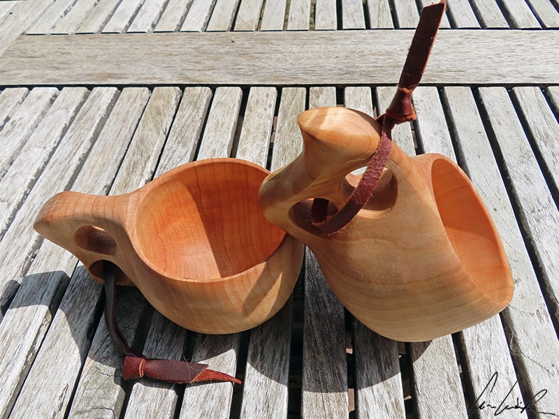 S’il y a un objet à ramener avec soi de Laponie, c’est bien l’incontournable « Kuksa », la tasse en bois taillée dans la loupe de bouleau.
