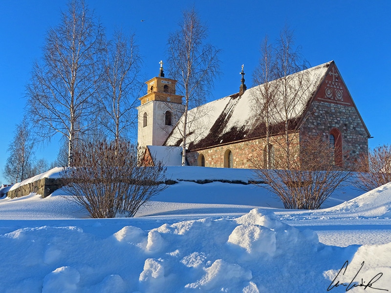 La construction de l’église de Nederluleå (en suédois: Nederluleå kyrka) date de la seconde moitié du 15ème siècle. C’est la plus grande église médiévale du Norrland.